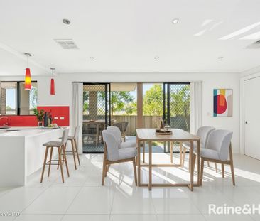 Contemporary, Charming & Convenient! - Photo 2