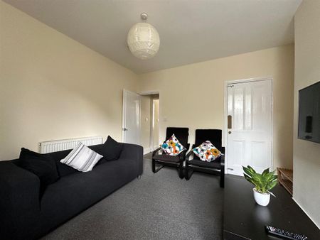 3 bedroom terraced house to rent - Photo 4