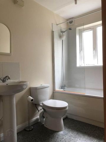 1 Maldon Court, Belfast, BT12 6GY - Photo 2