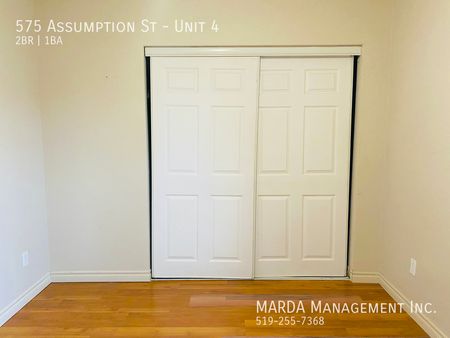 SPACIOUS 2BEDROOM/1BATHROOM SUITE IN DOWNTOWN WINDSOR+ HYDRO - Photo 3