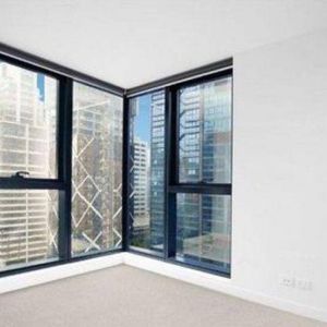 Two Bedroom Apartment in the heart of Melbourne CBD - Photo 2