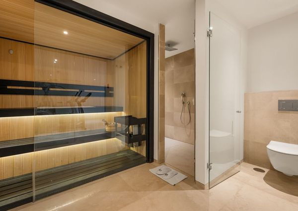 4 bedroom luxury Villa for rent in El Paraíso, Andalusia