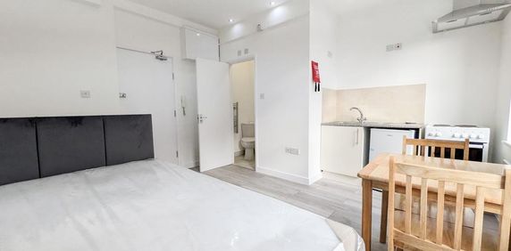Studio to rent - Photo 2