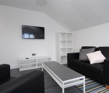 Belgrave Manor Apt 14, Plymouth - Photo 2