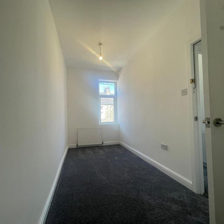 2 bed terraced house to rent in Scarlett Street, Burnley, BB11 - Photo 1