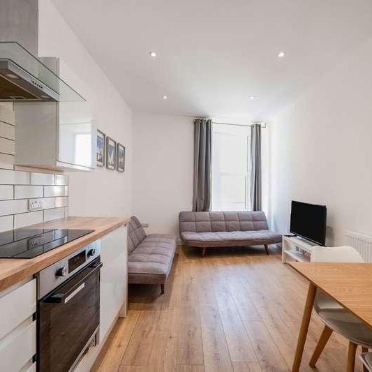 Flat A, Palmerston Road, Southsea, Hampshire, PO5 - Photo 1