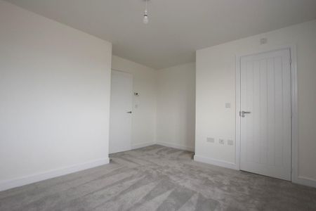 3 bedroom semi-detached house to rent - Photo 2