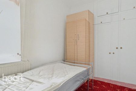 3 bedroom coach house to rent - Photo 4