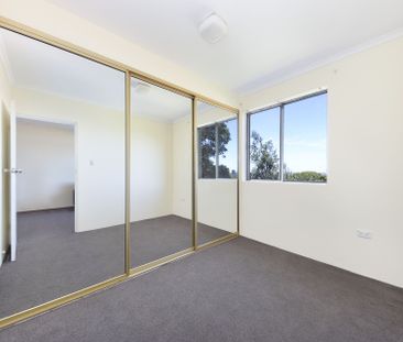 1 BEDROOM APARTMENT VERY CLOSE TO UNSW WITH CAR SPACE !! - Photo 1