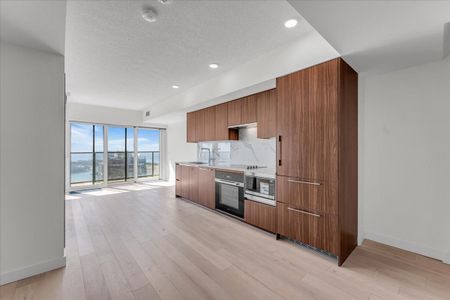For Lease - 1 Concord Cityplace Way Unit# 5709, Toronto, Ontario - Photo 3