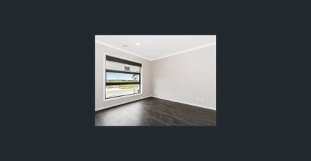 Stunning 4-Bedroom Beechwood Home with Exceptional Upgrades - Photo 2