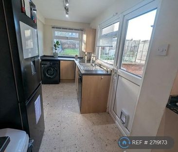 1 bedroom in a house share to rent - Photo 4