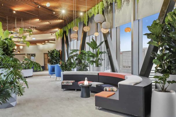 Hightail Point, E20 1JY, London - Photo 1