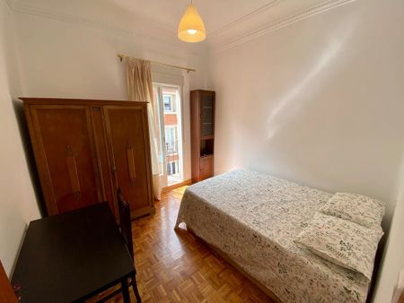 Calle de Málaga, Madrid, Community of Madrid 28003 - Photo 4