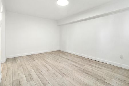 7220 Av. De Chateaubriand, #2 - Photo 4