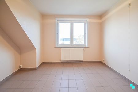 Goed onderhouden appartement met twee slaapkamers in centrum Izegem - Foto 3