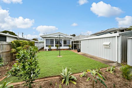 4 Higlett Street, Scarborough QLD 4020 - House For Rent | Domain - Photo 4