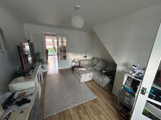 2 bedroom end of terrace house to rent - Photo 1