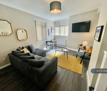 1 bedroom in a house share to rent - Photo 2