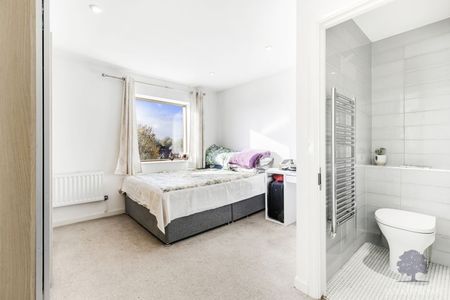 Hillcross Avenue, Morden, SM4 - Photo 3