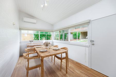 Light & spacious bungalow in the heart of Chatswood - Photo 4