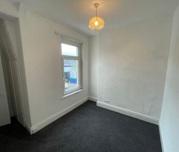 Evelyn Rd, Neath, SA10 - Photo 3