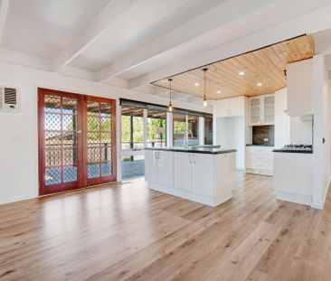 Large Family Home - Photo 6