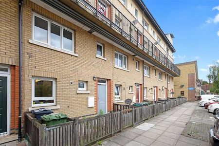 3 bedroom flat to rent - Photo 5