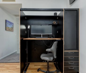 Modern Executive Waterfront Residence - Photo 1