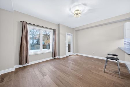 For Lease - 56 North Lake Road Unit# 22, Richmond Hill, Ontario - Photo 3