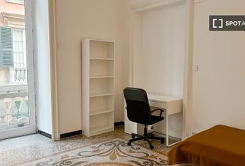 genoa, Liguria 16124