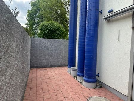 Gemütliche 2.5-Zimmerwohnung mit geschütztem Gartensitzplatz - Photo 2