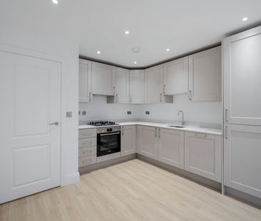 1 Bed Flat, West Hill, CR2 - Photo 5