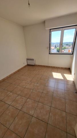 Location Appartement 3 pièces 68m² - Photo 3