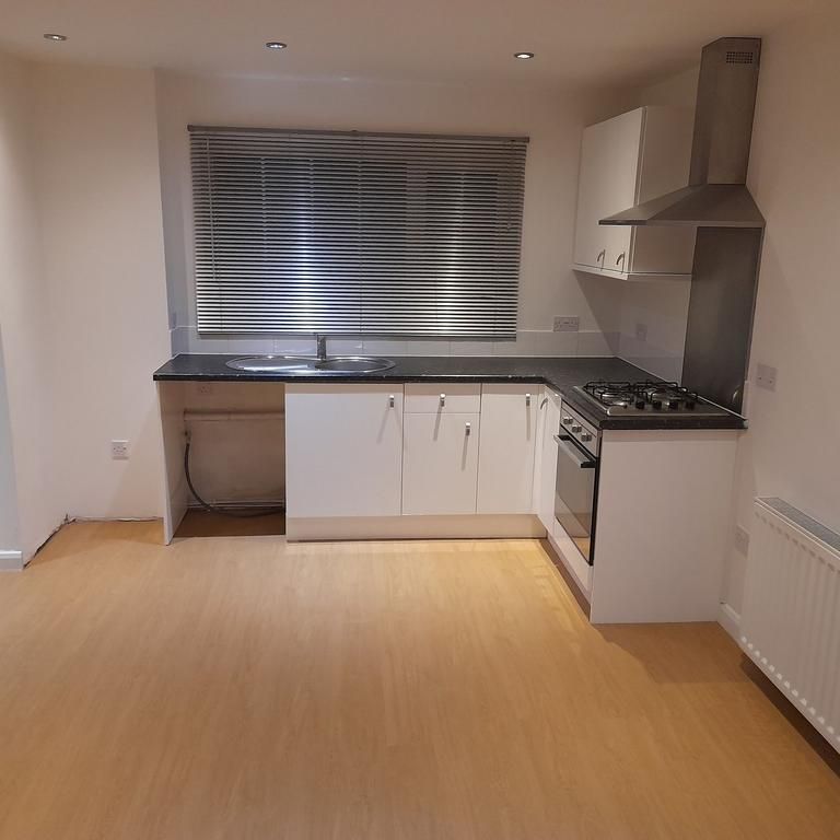 2 bedroom semi-detached house to rent - Photo 1