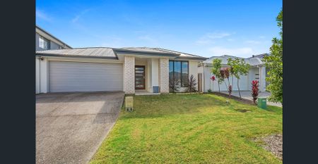 Break Lease Opportunity - Take Over The Fully FURNISHED 4 Bedroom Home - Photo 2