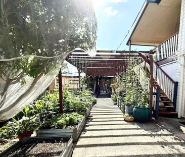 Charming Home in Prime Wishart Location - School Catchment & Conven... - Photo 3