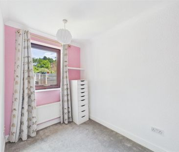 2 bedroom Town house to rent - Photo 4