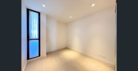 Sophisticated Living with Lift & Low Maintenance - Photo 5