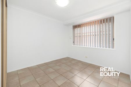 1 Tusculum Court, Wattle Grove NSW 2173 - House For Rent | Domain - Photo 4