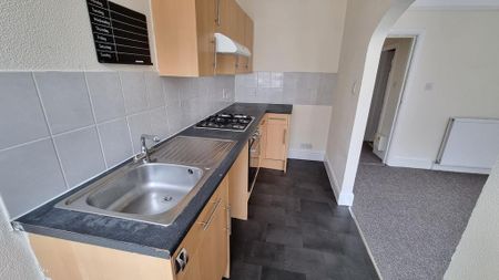 2 bedroom flat to rent - Photo 5