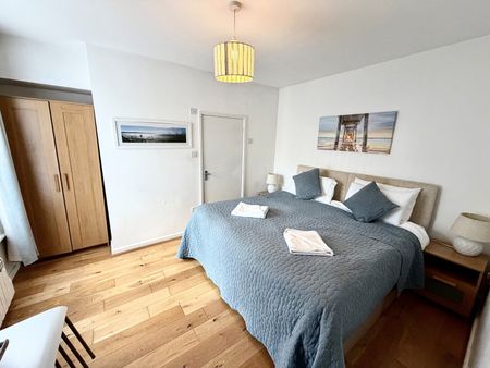 Christchurch Road, Bournemouth, - Photo 3