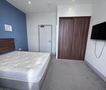 3 bedroom apartment to rent - Photo 5