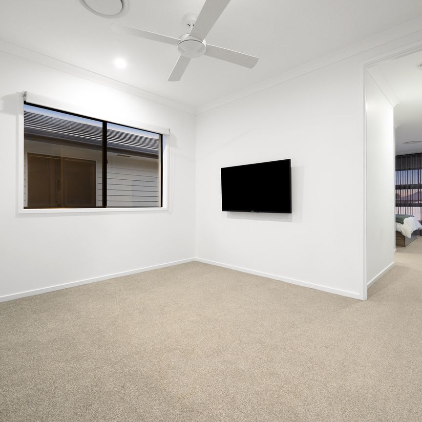 5 Olive Street, Helensvale QLD 4212 - House For Rent | Domain - Photo 1