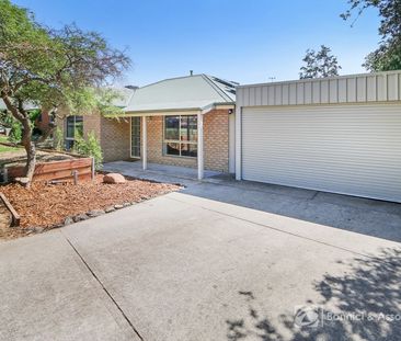 CHARMING HOME IN QUIET WEST WODONGA COURT - Photo 1