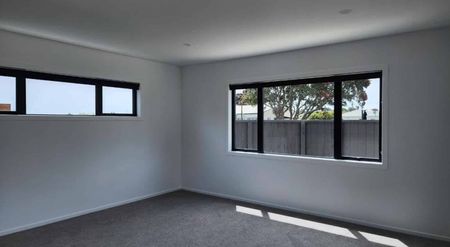 Brand New- Lock Up And Leave - Photo 2