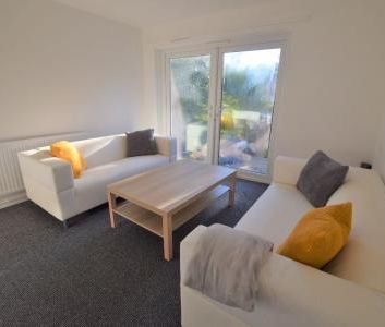 4 Bedroom Student Home -UKC - 53 Downs Rd - Photo 2