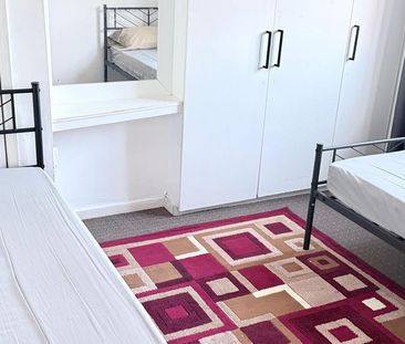 3 bedroom house of multiple occupation to rent - Photo 5