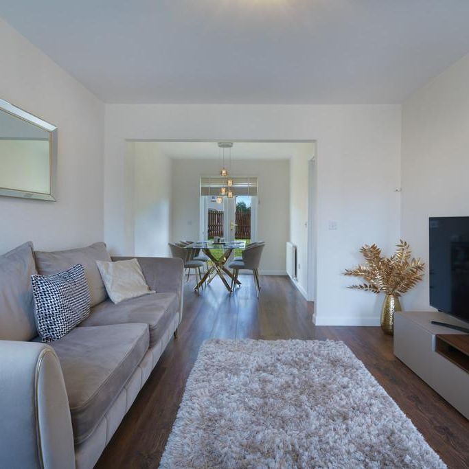 4 bedroom detached house to rent - Photo 1