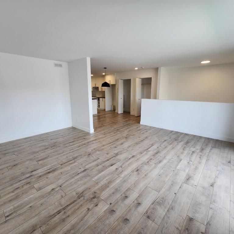 **4 ½**APPARTEMENT -style MAISON DE VILLE au CŒUR de STE-FOY - Photo 1